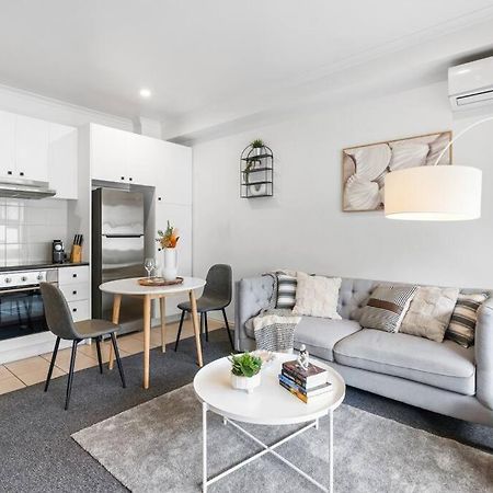 Cozy 1 Bedder In St Kilda With Balcony Lejlighed Melbourne Eksteriør billede