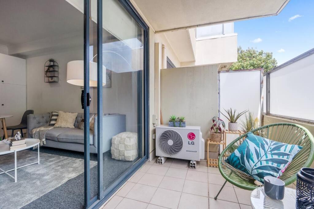 Cozy 1 Bedder In St Kilda With Balcony Lejlighed Melbourne Eksteriør billede